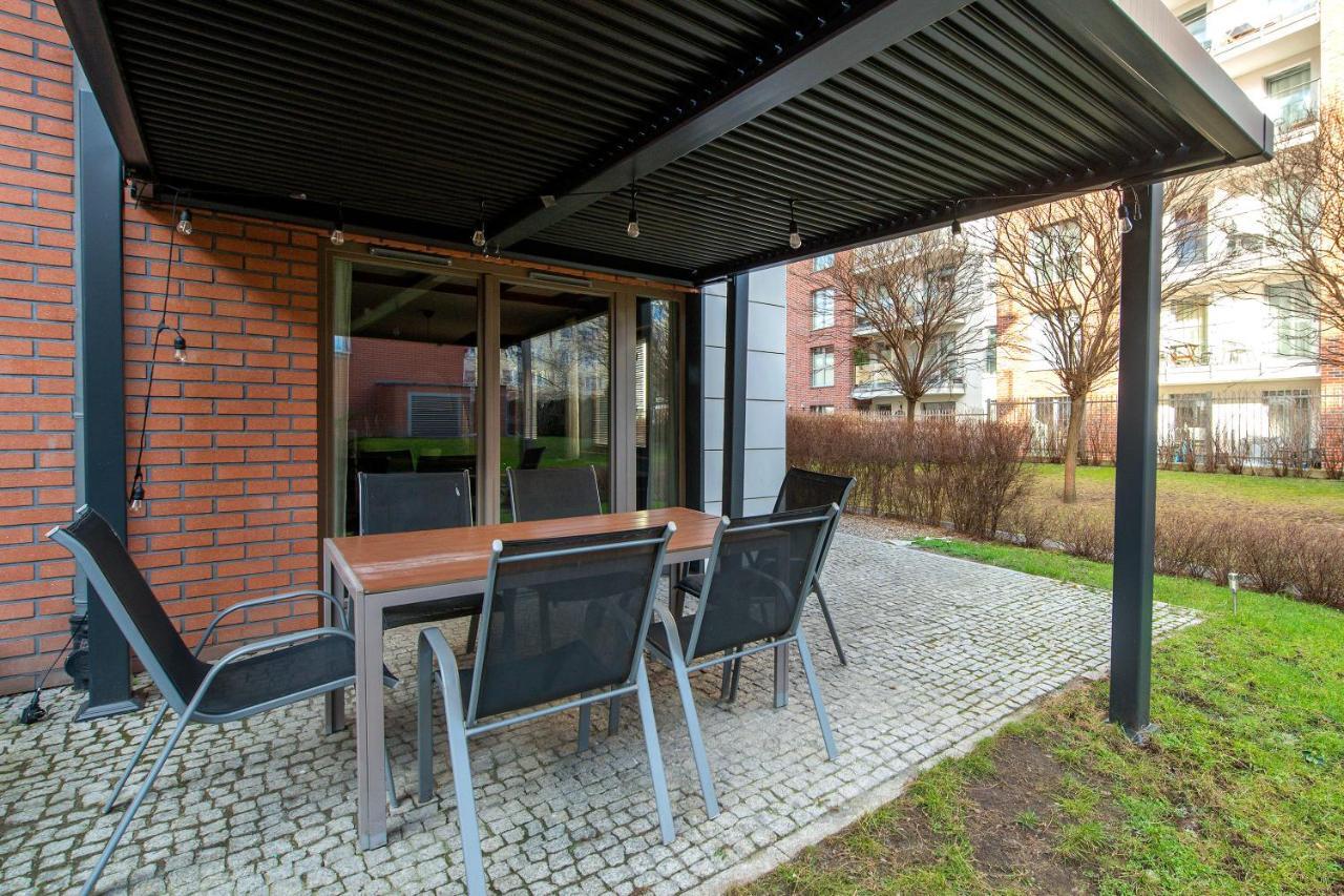 Waterlane Riverside - Spa, Pool, Gym & Parking By Downtown Apartments Gdansk Dış mekan fotoğraf