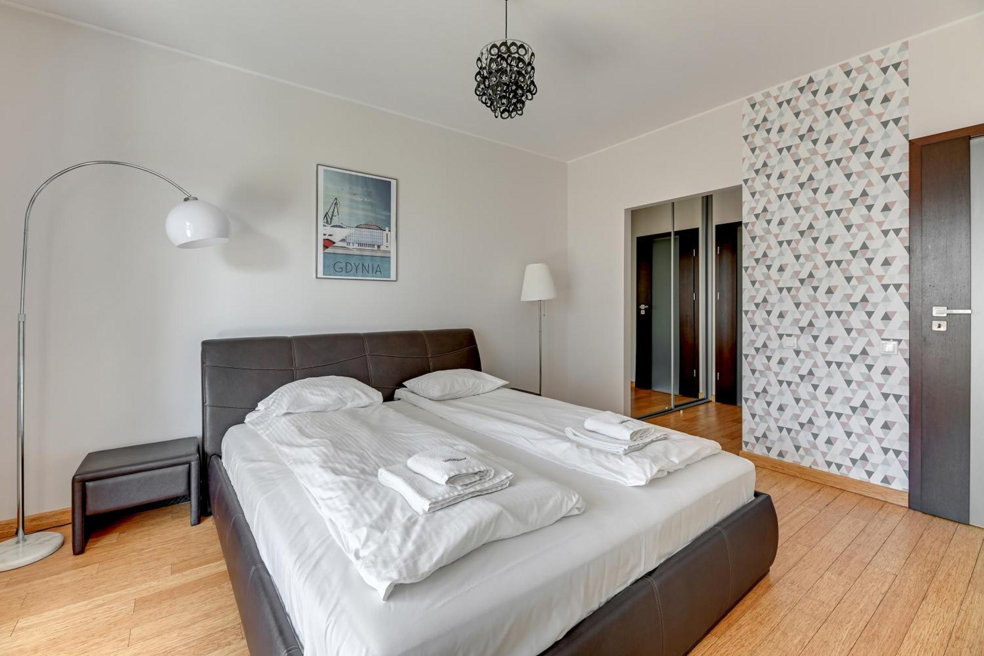 Waterlane Riverside - Spa, Pool, Gym & Parking By Downtown Apartments Gdansk Dış mekan fotoğraf